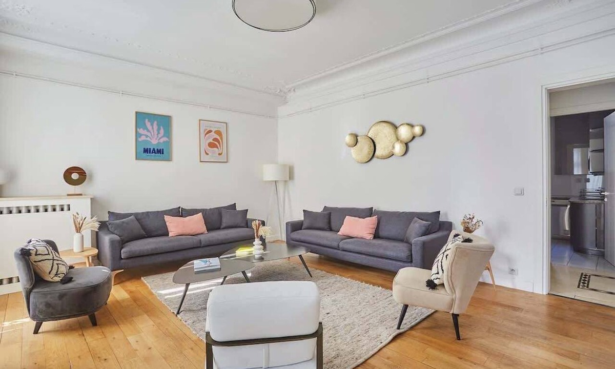 Saint-Vincent-de-Paul Apartment | Superb apartment Center of Paris-Montmartre