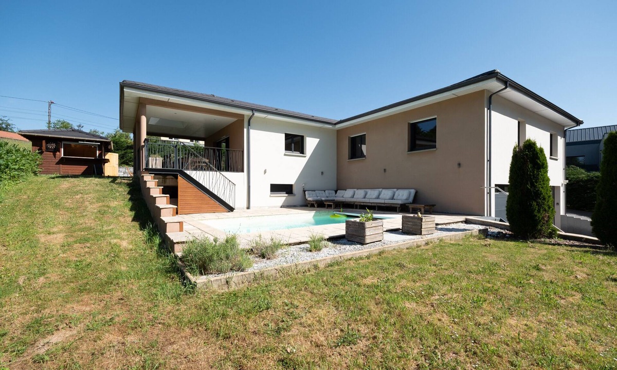 Chantraine House | Superb Peaceful House with Pool
