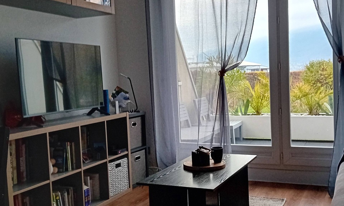 Aix-les-Bains Apartment | SUPERB STUDIO FACING LAC DU BOURGET WITH TERRACE - CURISTES - COUPLES