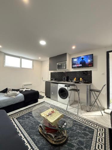 Choisy-le-Roi Apartment | SUPERBE STUDIO PROCHE PARIs