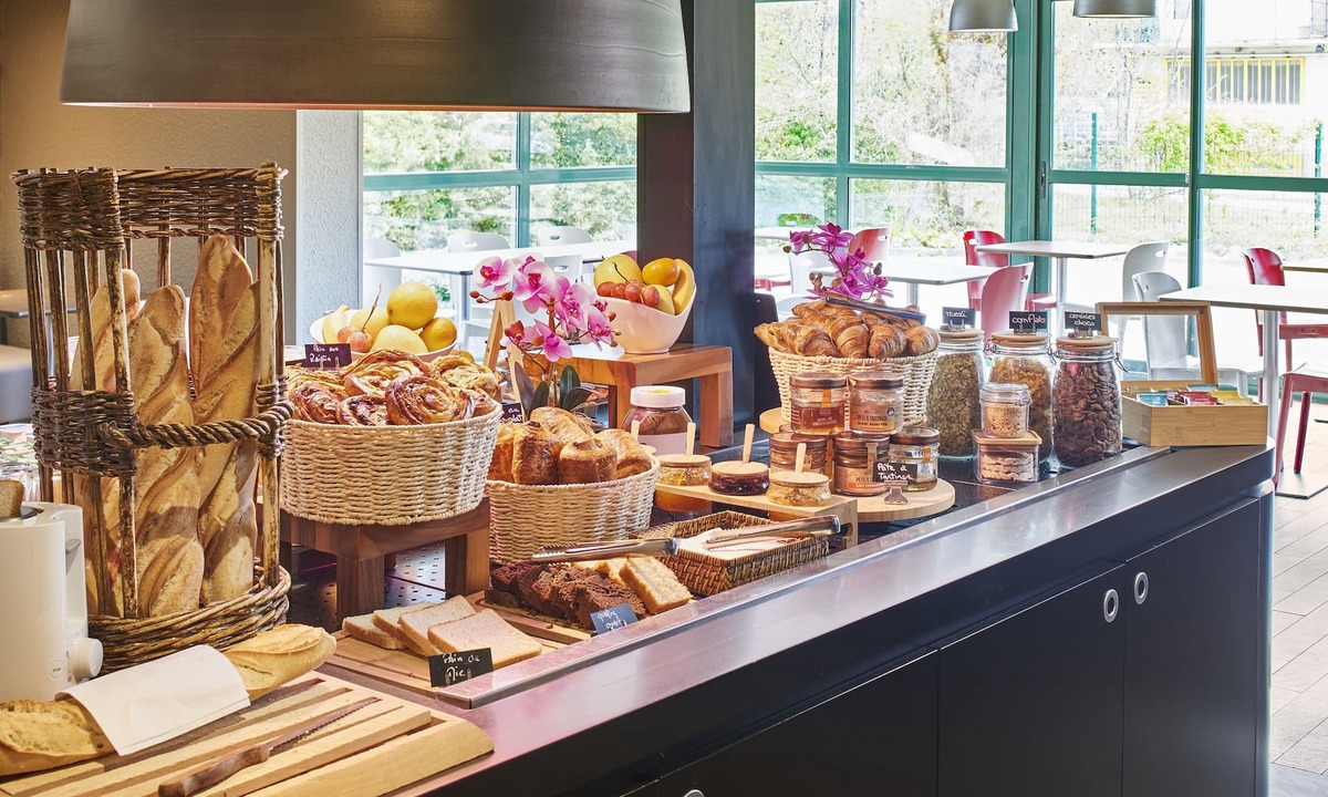 Bourg-les-Valence Hotel | Sure Hotel by Best Western Valence Nord