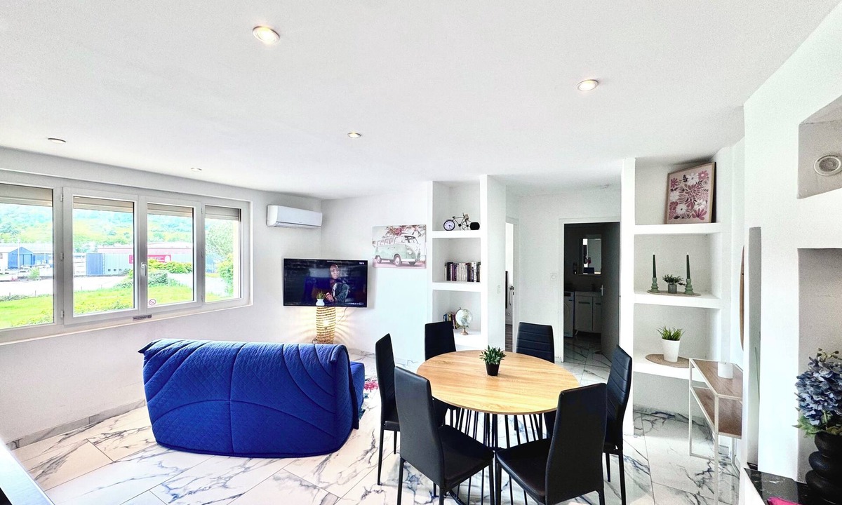 Decazeville Condo | T3 Moderne - Air conditioning - Private parking - Sleeps 4