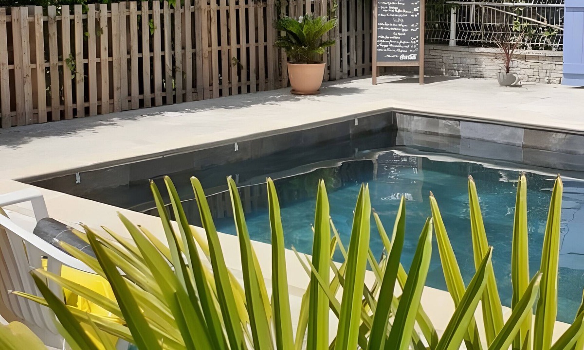 Malaucene House | “Tamaris Les Floralies in Provence” with Mountain View, Shared Pool and Private Terrace
