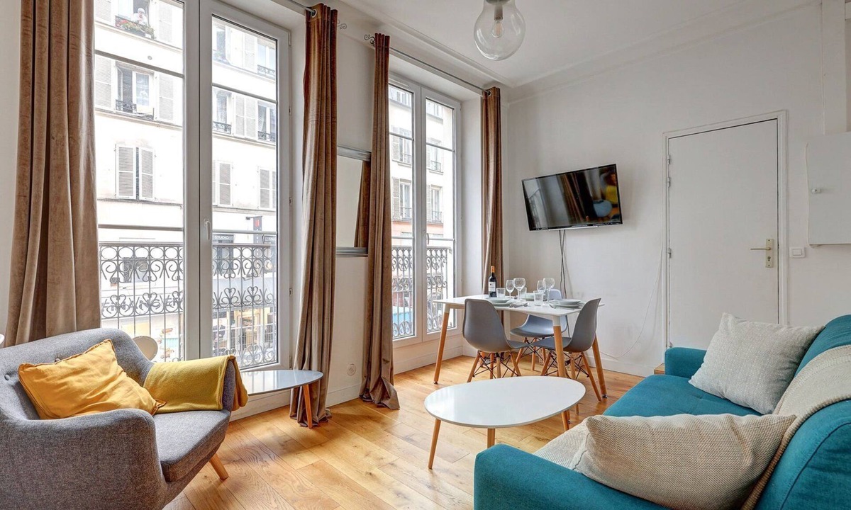 Quartier de Rochechouart Apartment | TBS 195 - Nice suite in Faubourg Montmarte area