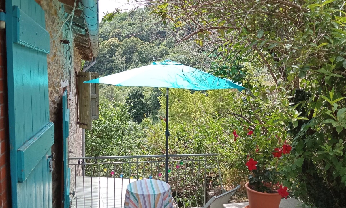 Yzeron Cottage | The Bleu cottage, cozy and cocooning