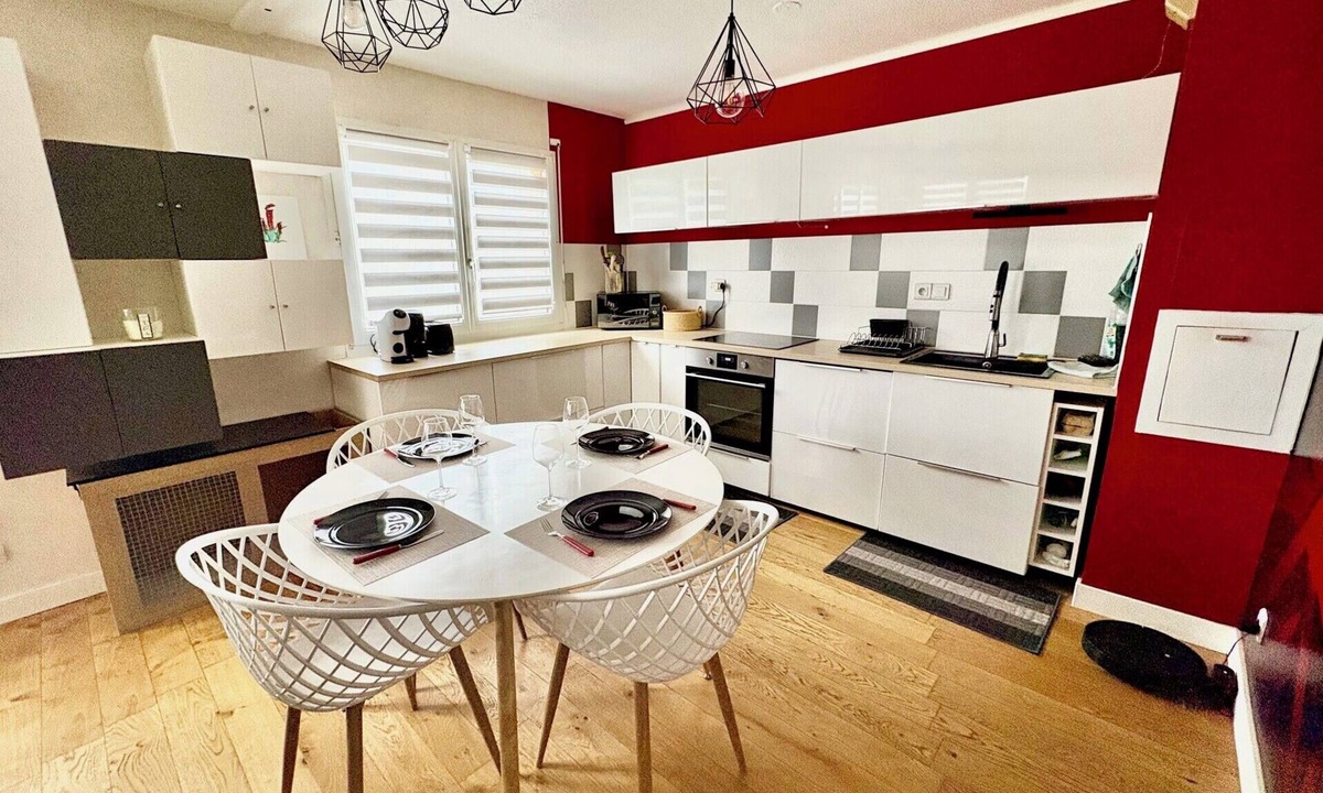 Illkirch-Graffenstaden Apartment | The Echevins' Jewel, a peaceful stay in Illkirch