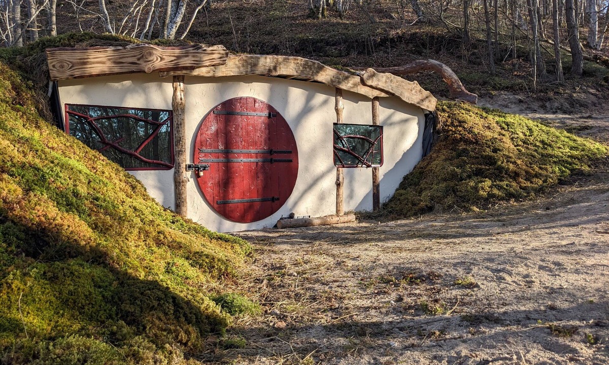 Lafarre House | The Hobbit House in the Heart of the Forest