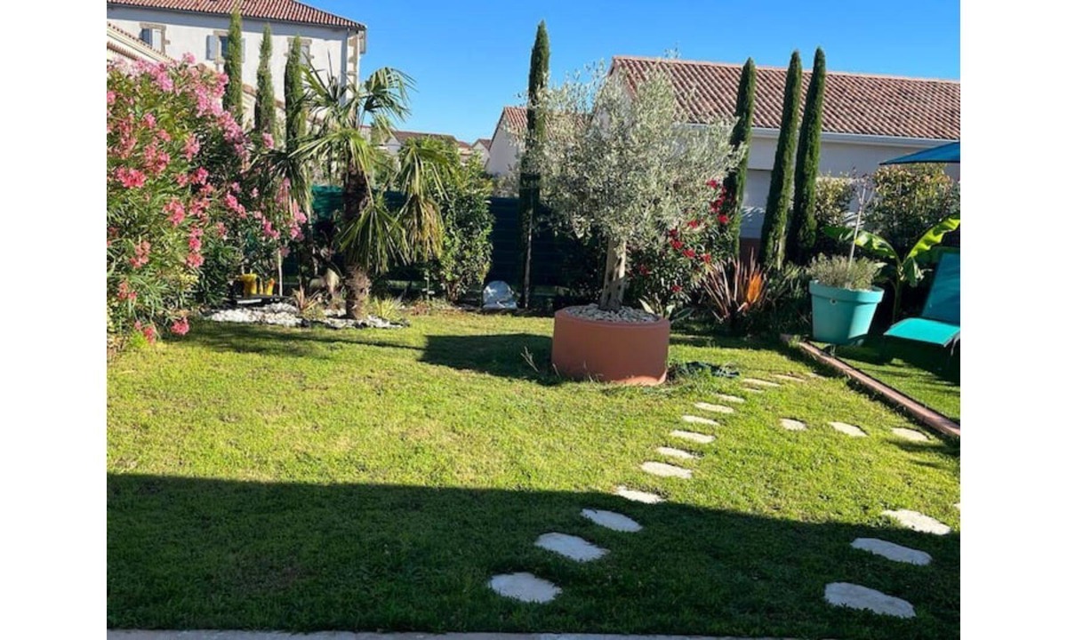 Genissieux House | The House of Oleanders with Spa.