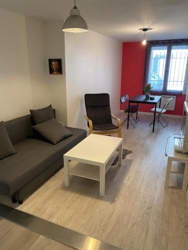Malemort-du-Comtat Apartment | The Provençal orchid