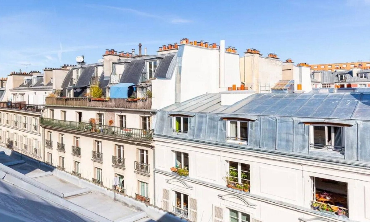 Quartier de la Porte-Saint-Denis Apartment | THE WARM FAMILY NEIGBORHOOD OF RUE DU PARADIS- A SUBLIME LUXURY FLAT