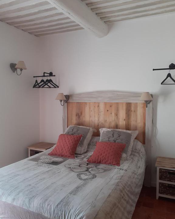 Aubignan Apartment | thym & Romarin