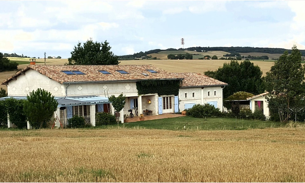 Vignaux House | Traditional farm in Gascony with all modern comfort in its peaceful wide field