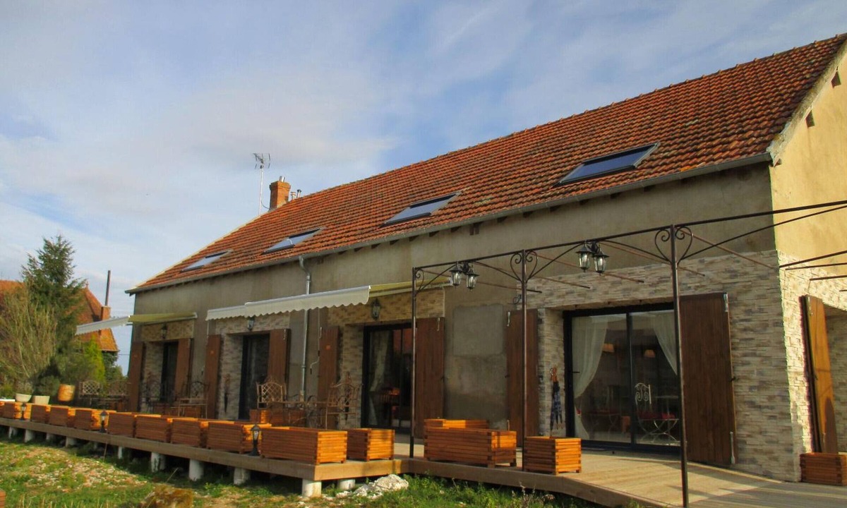 Saint-Hilaire Cottage | Tranquil family house with pool and pets allowed