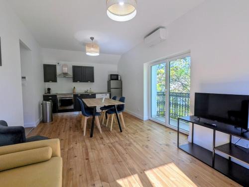 Vichy Apartment | Two-bedroom apartment with air conditioning