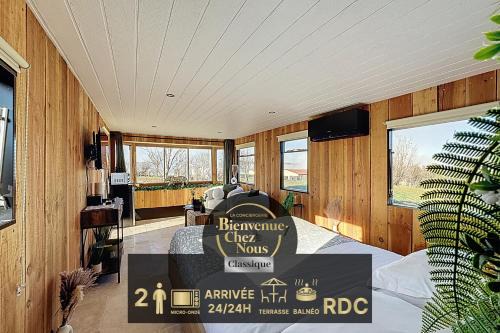 Vic-le-Comte Apartment | Unique Cabane 4 spa Centre Équestre & Snack