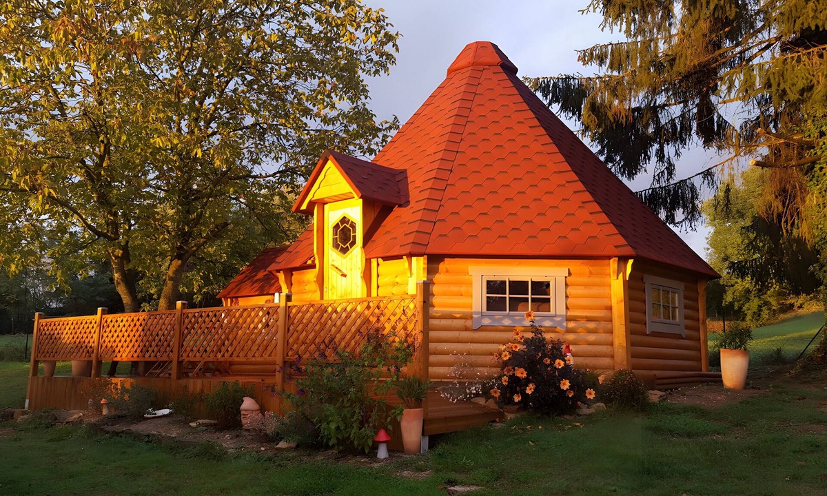 Coligny Bed & Breakfast | Unusual Room 'L'Écureuil' – Finnish Kota Near Jura
