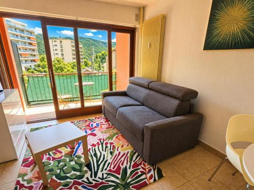 Gaillard Apartment | Urban Nest Geneva Tramway