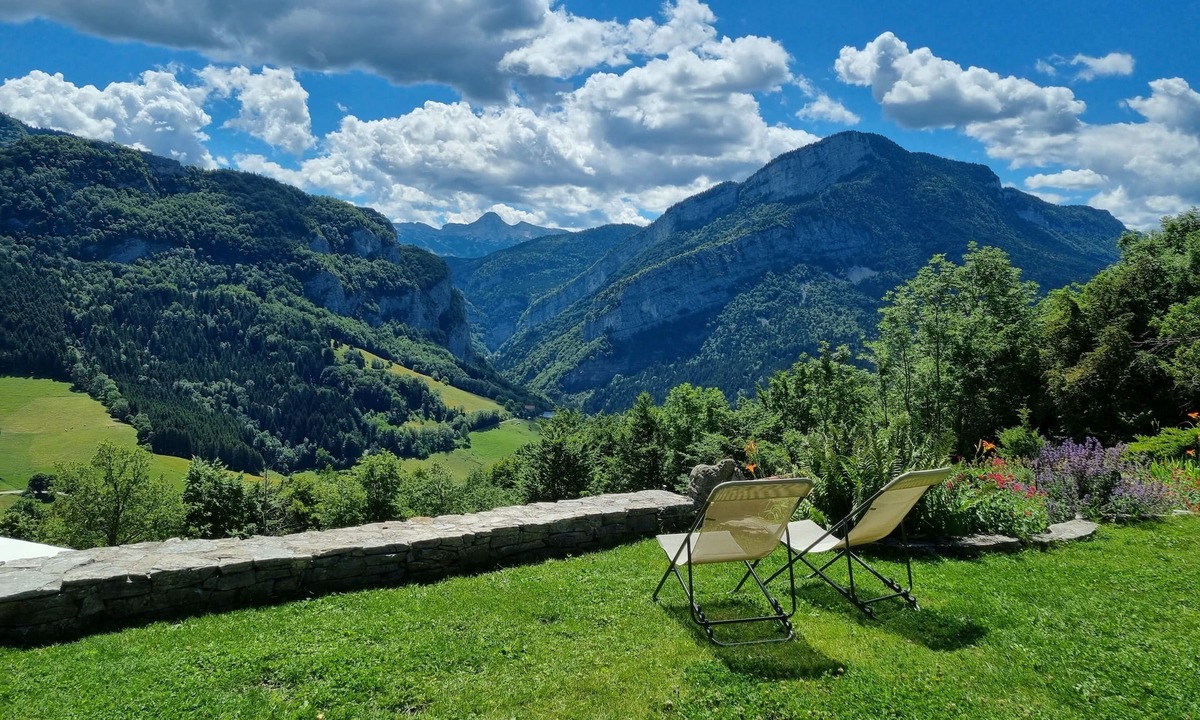 Rencurel Cottage | Vacation home in the Vercors completely renovated, wonderful location in the middle of nature