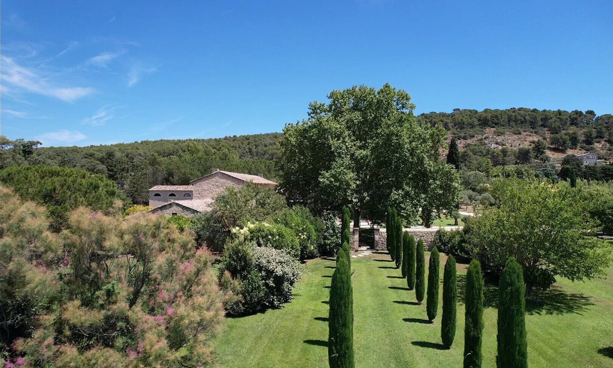 Taillades Villa | Vacation rental farm with pool TAILLADES LS2-11