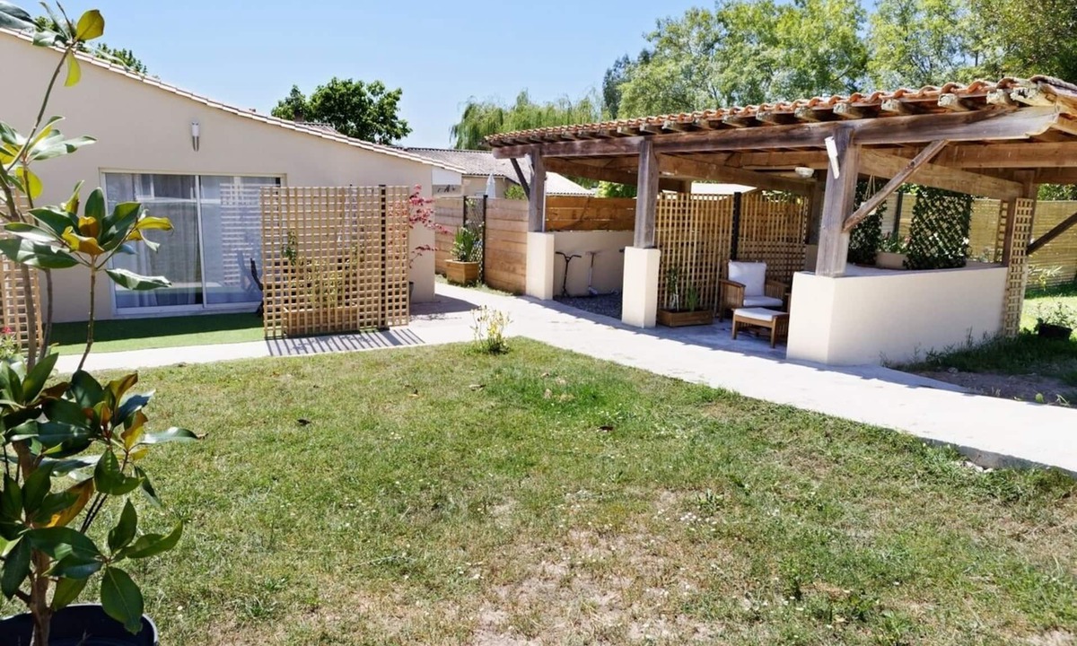 Saint-Savin House | Vacation rental for 8 to 13 people with a heated indoor pool