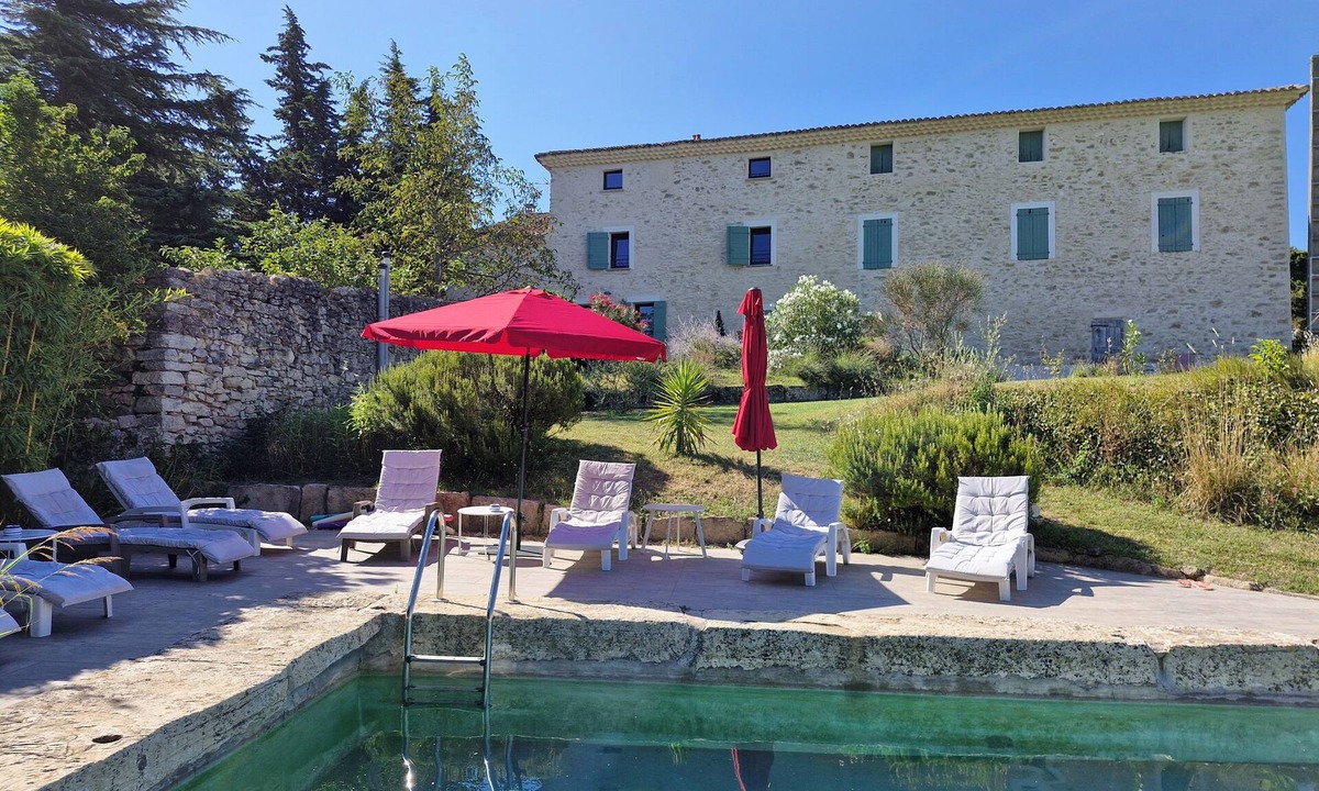 Mazan House | Vaucluse Provence: Magnificent 19th century Mas in the vineyards