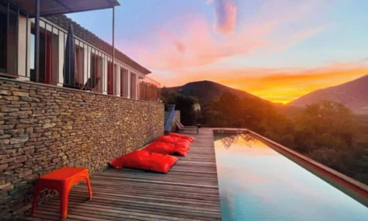 Mollans-sur-Ouveze Villa | VILLA ASTERISK design facing Mont Ventoux