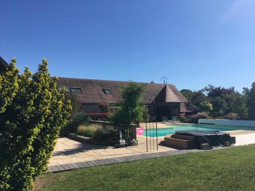 Toulon-sur-Allier House | Villa avec piscine chauffée et jardin près de Moulins - FR-1-489-356
