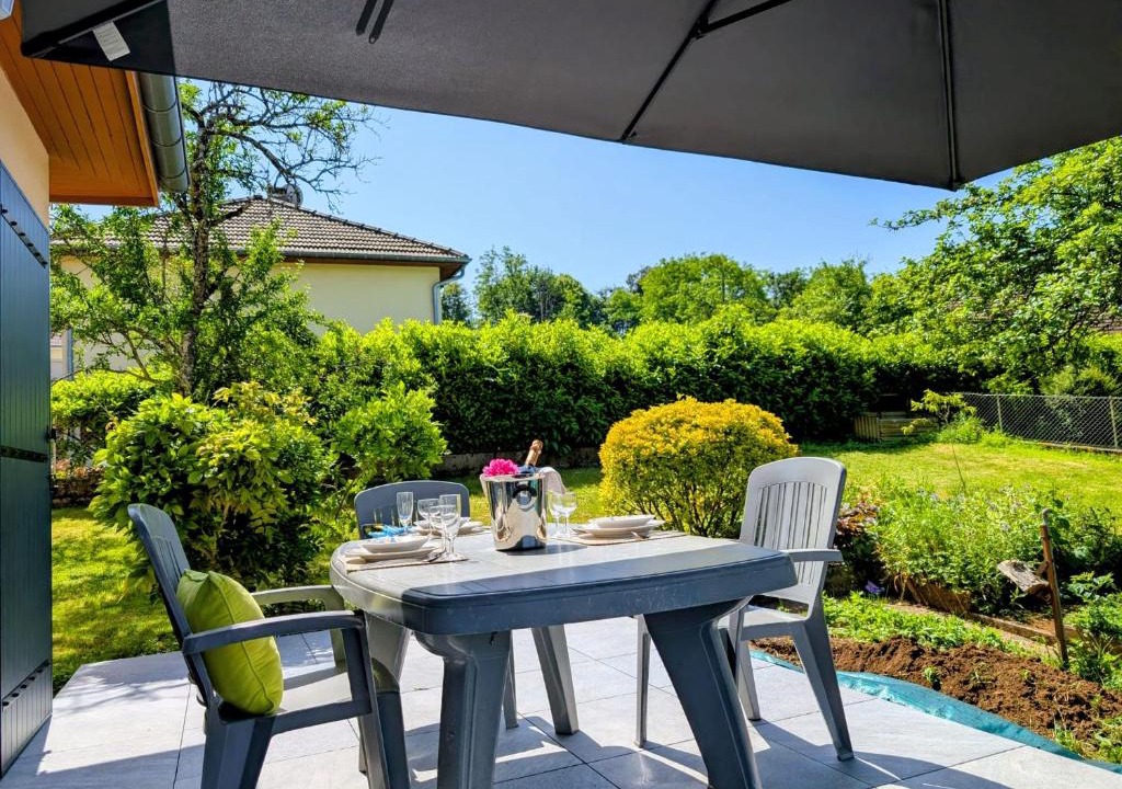 Dannemarie-sur-Crete House | VILLA Confort 4 étoiles Climatisée - Jardin fleuri 800 m2 & terrasse - parking - aux portes de Besançon