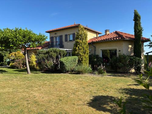 Cussac-sur-Loire House | VILLA des CHEMINS