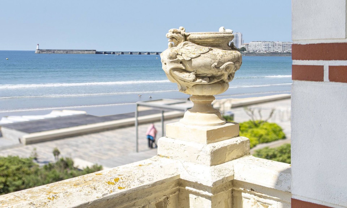 Les Sables d'Olonne Villa | Villa des Palmiers, le luxe les pieds dans l'eau I Les Sables d'Olonne