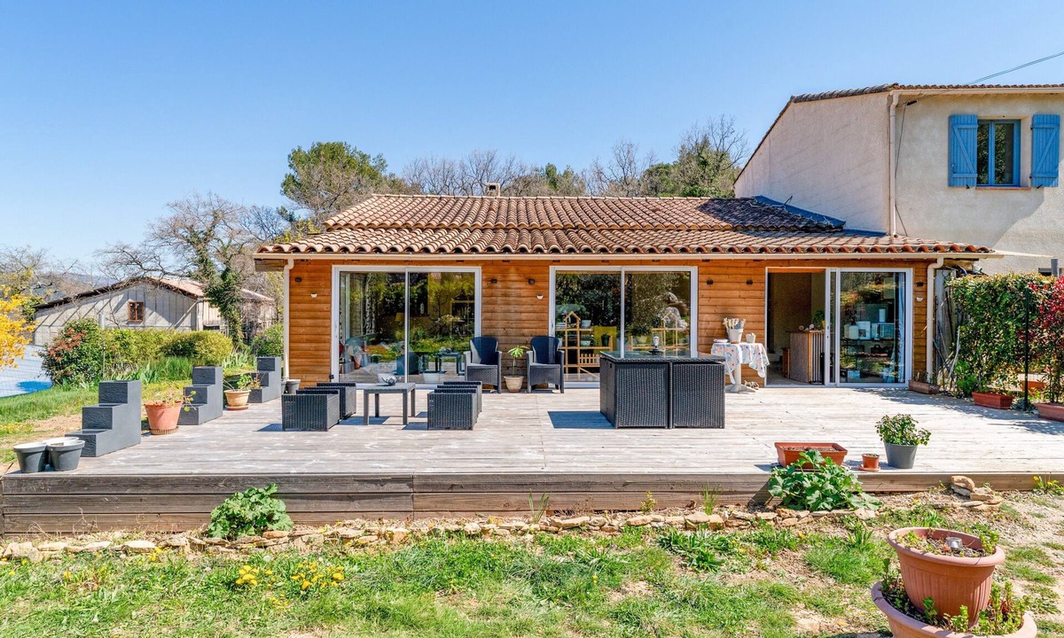 Faucon Villa | Villa "Les Cerisiers": Mountain View, Private Terrace, Wi-Fi