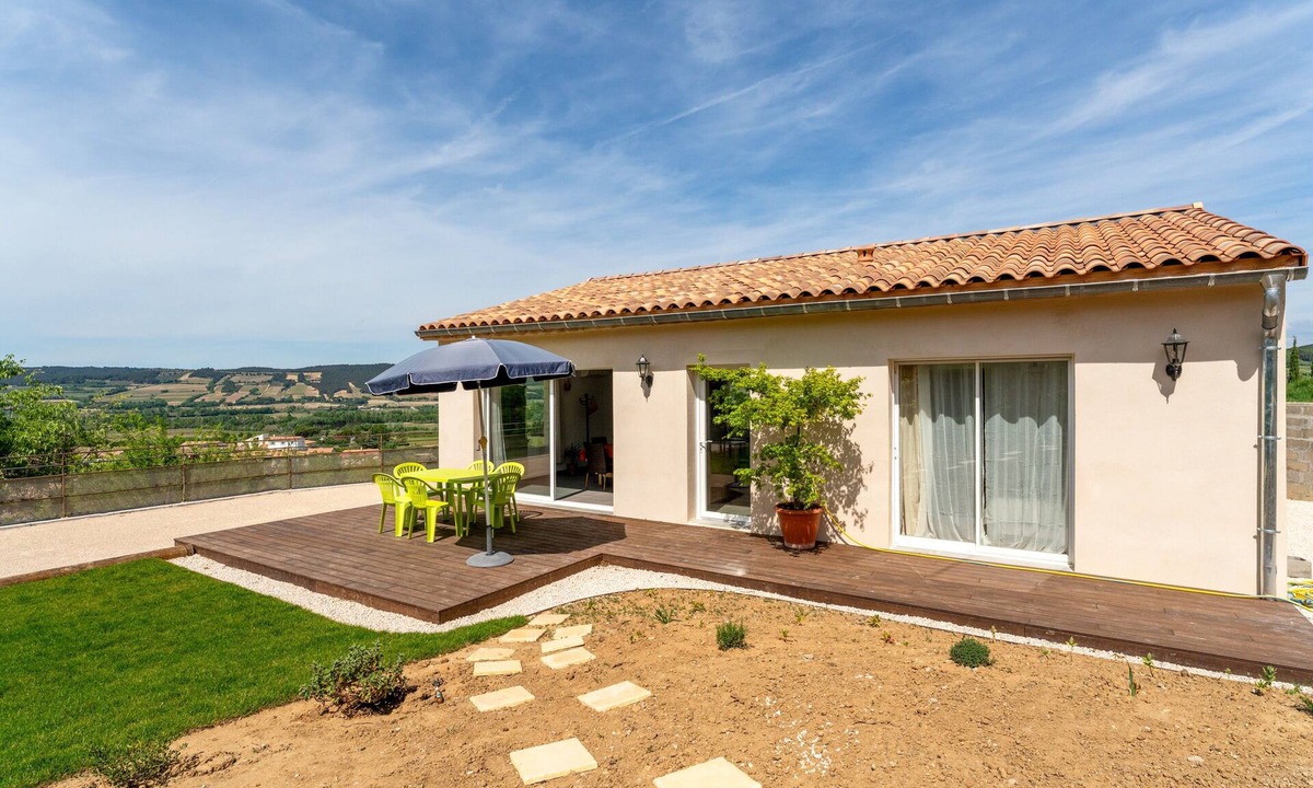 Villedieu Villa | Villa 'Lo Ginest' with Mountain View, Wi-Fi, and Air Conditioning