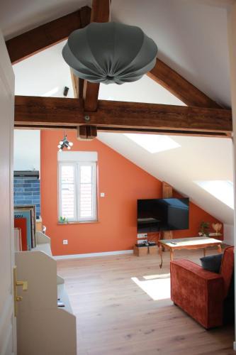 Plantieres Queuleu Apartment | Villa Madeleine - Appartement très ensoleillé proche centre ville