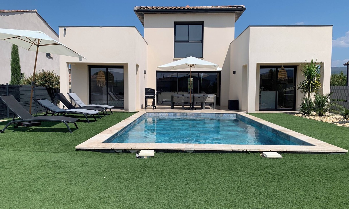 Blauvac Villa | Villa MTI Ventoux Quiet, close to nature/ideal for friends or family!