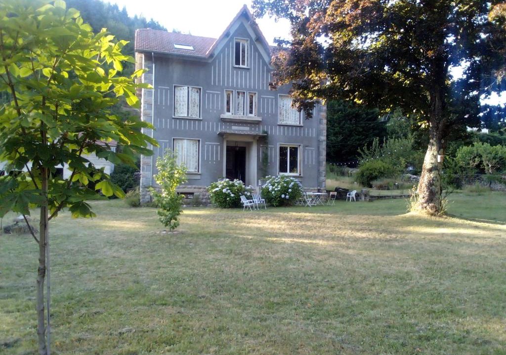Le Cheylard House | Villa Signerose - chambres chez l'habitant au cœur de l'Ardèche - Hautes vallées