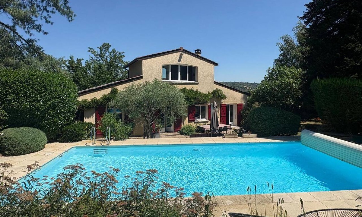 Saint-Just-Chaleyssin Villa | Villa with pool and garden - 30' from Lyon