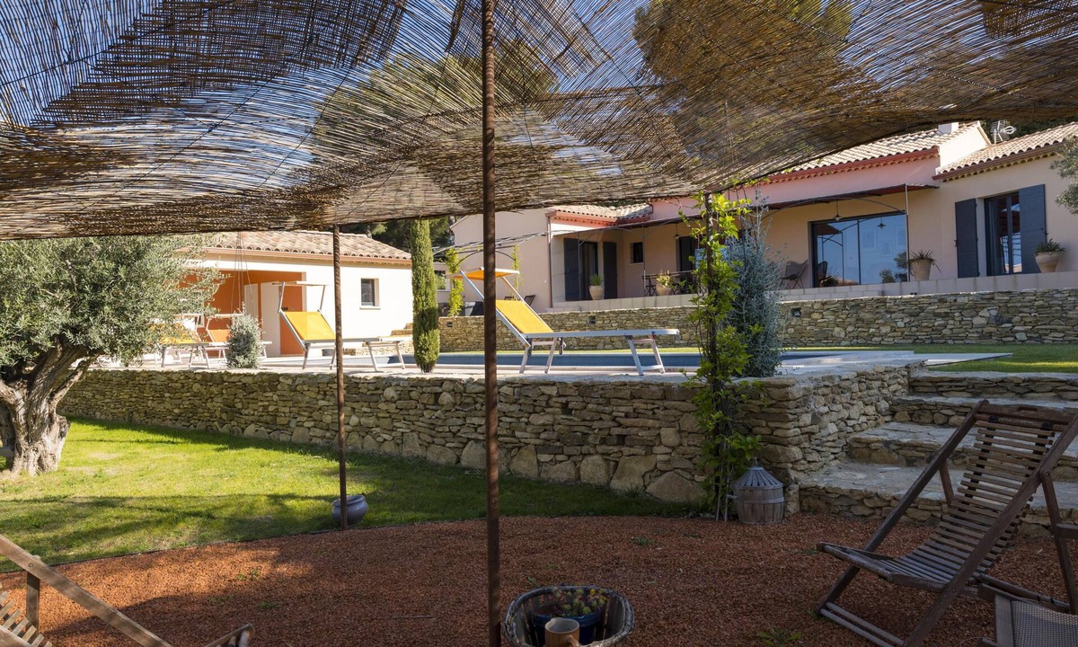 Beaumes-de-Venise Villa | Villa with air conditioning and heated pool