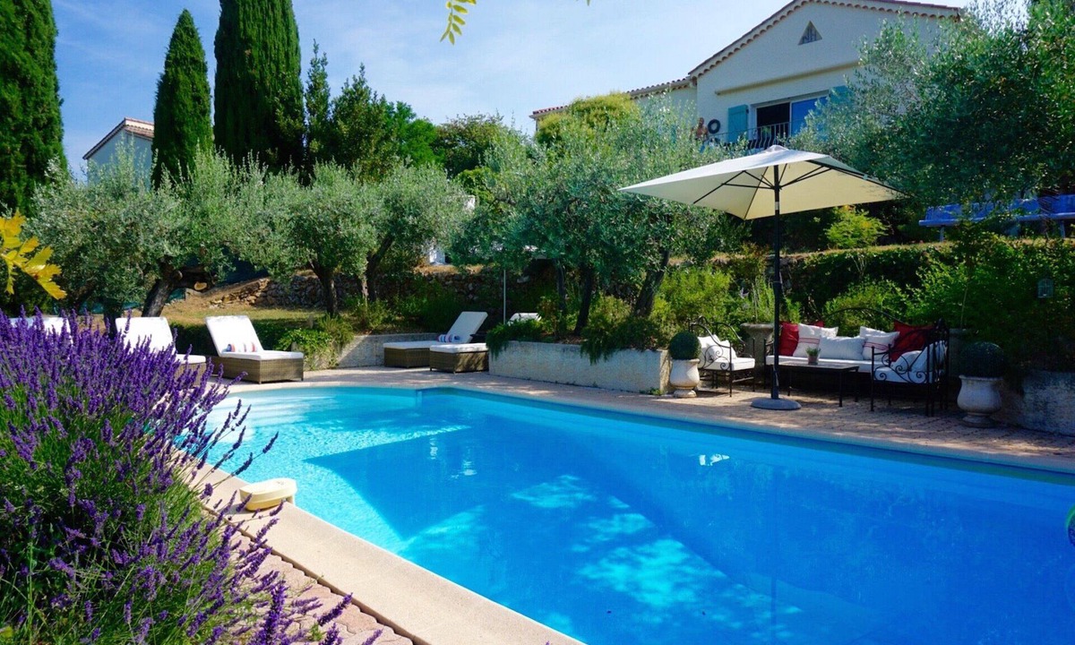 Flayosc Villa | Villa with Air Conditioning, Private Pool And Views Over The Countryside