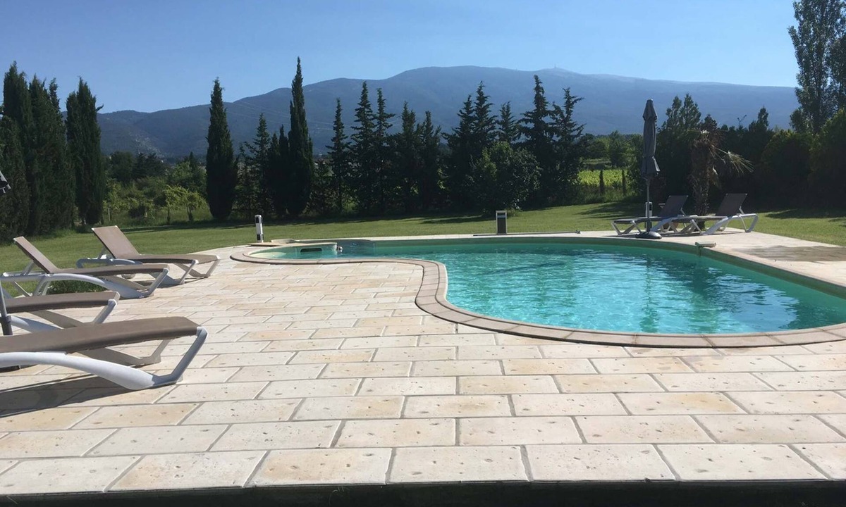 Bedoin House | Villa with beautiful view of Mont Ventoux, 2 km from the center of Bédoin.