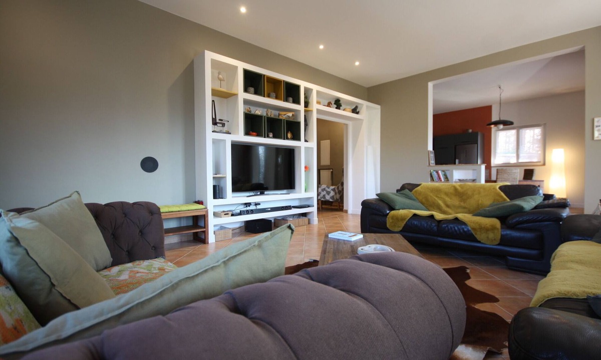 Dieulefit House | Villa with panoramic view and swimming pool within walking distance of town center.