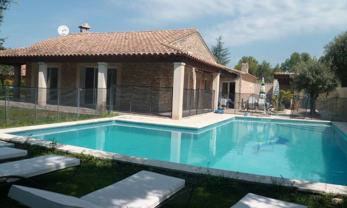 Saint-Didier Villa | VILLA WITH POOL, ARBOREE, ENCLOSED AREA CALME10 people