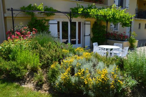 Montbrun-les-Bains Apartment | VillaFleury
