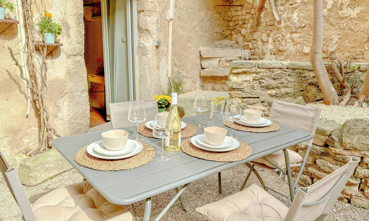 Venasque House | Village house with panoramic view in Venasque