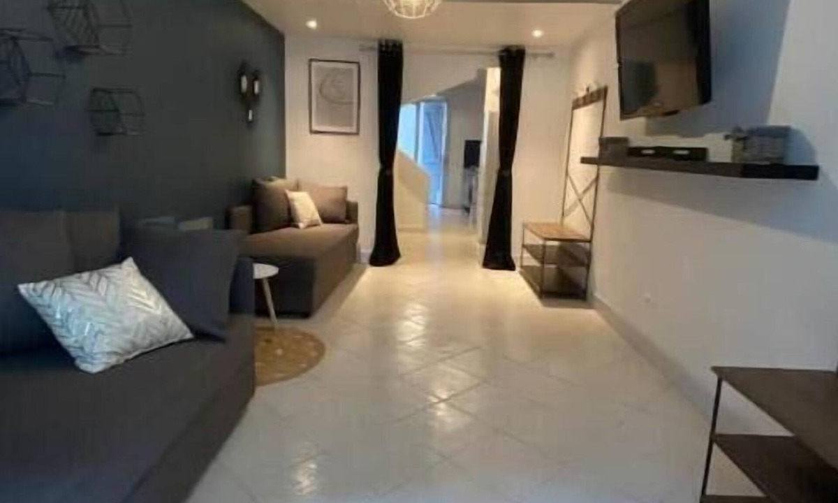 Vizille Apartment | Vizille Centre - Duplex Jusqu'à 6 Personnes