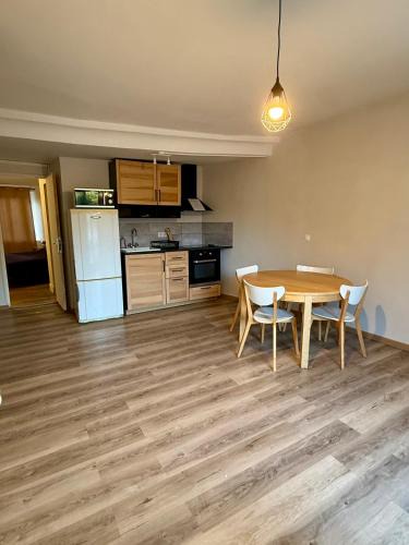 Vizille Apartment | Vue sur le château 1 er