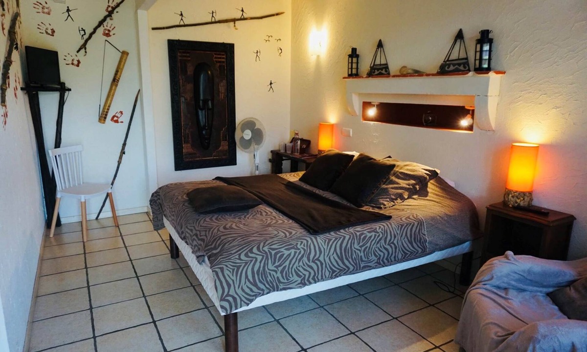 Messey-sur-Grosne House | Warriors Room - Adapted to PRM