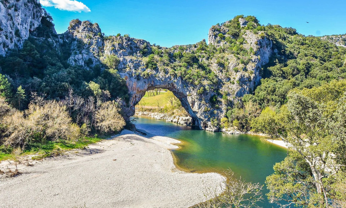 Lussas House | Welcome to this warm holiday home in the beautiful village of Lussas.