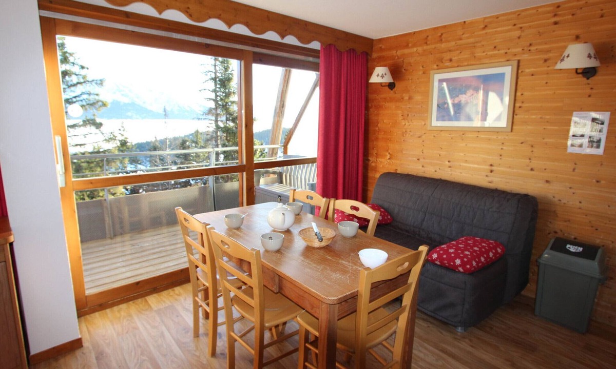 Chamrousse Apartment | Well-equipped apartment near slopes and ESF