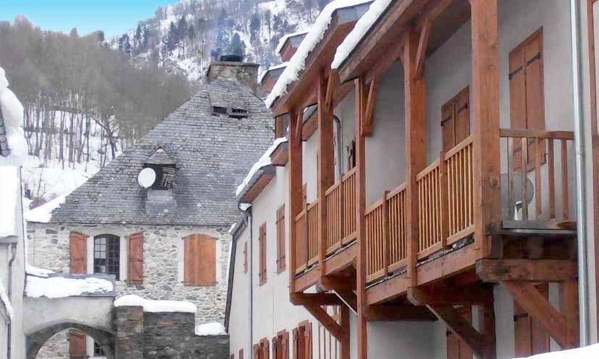 Vignec Apartment | Wifi, 1st floor, swimming pool, terrace, balcony, tv, 34m², Saint Lary Soulan