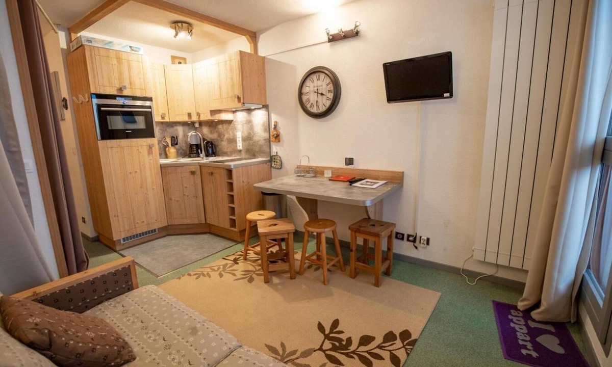 Valfrejus Apartment | Wifi, 70m from ski slopes, 1st floor, tv, ski locker, 19m², Valfréjus